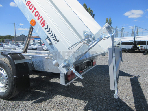 Třístranný sklápěč VER 3SKS 2,7T 3,05x1,76/0,30 ruč č.29