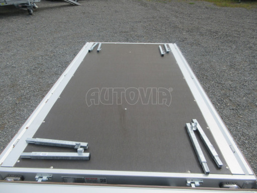 Dvounápravový přívěsný vozík ZV 22 750kg N2 2,55x1,50/0,70 nástavba bočnic č.22