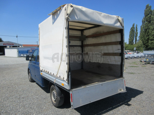 Valníkový Volkswagen Transporter s konstrukcí a plachtou č.12