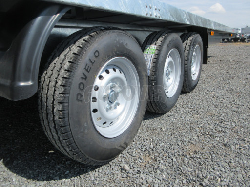 Třínápravové plato DN 3,5T B3 9,83x2,47 plato