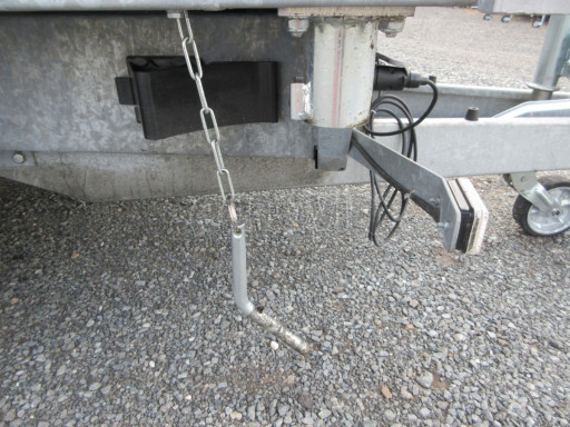 Bazarový třístranný sklápěč VER 3SKS 3,5T 3,05x1,76/0,30 v elektrice č.15