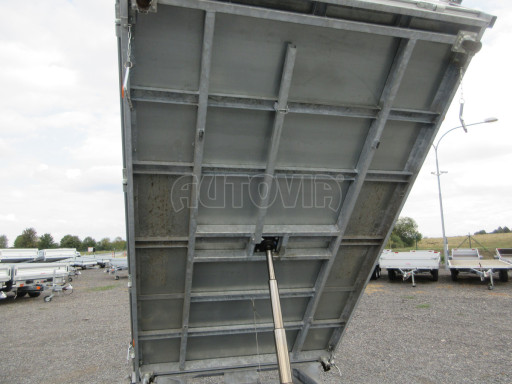 Bazarový třístranný sklápěč VER 3SKS 3,5T 3,05x1,76/0,30 v elektrice č.24