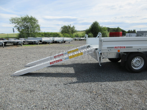 Třístranný sklápěč VER 3SKS 2,7T 3,35x1,76/0,30 v elektrice č.48