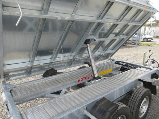 Třístranný sklápěč VER 3SKS 2,7T 3,05x1,76/0,60 nástavba v elektrice č.37