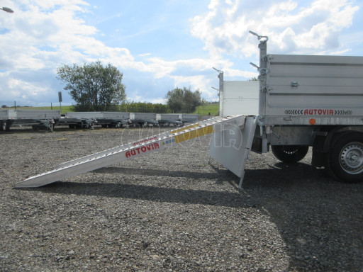 Třístranný sklápěč VER 3SKS 2,7T 3,05x1,76/0,60 nástavba v elektrice č.44