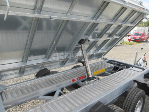 Třístranný sklápěč VER 3SKS 2,7T 3,05x1,76/1,30 GITTER v elektrice č.38