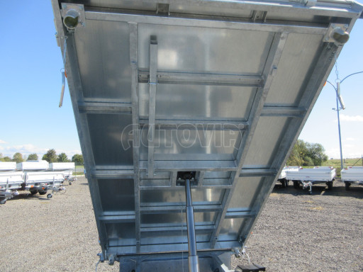 Třístranný sklápěcí přívěs VER 3SKS 2,7T 2,65x1,55/1,30 gitter v elektrice č.26