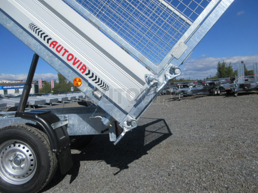 Třístranný sklápěcí přívěs VER 3SKS 2,7T 2,65x1,55/1,30 gitter v elektrice č.28