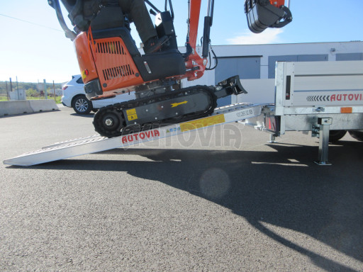 Přívěs pro převoz bagrů ZV 33 2,7T B2 3,33x1,70/0,35 10