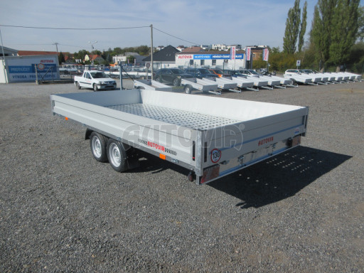Hydraulicky sklopný přívěs AD 2,7T 4,17x2,09/0,35 s děrovanou podlahou č.6