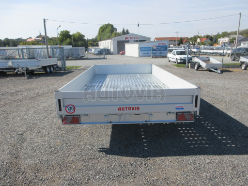 Hydraulicky sklopný přívěs AD 2,7T 4,17x2,09/0,35 s děrovanou podlahou č.7