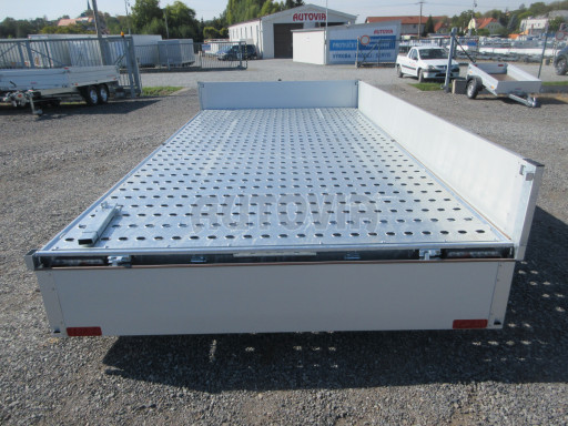 Hydraulicky sklopný přívěs AD 2,7T 4,17x2,09/0,35 s děrovanou podlahou č.19
