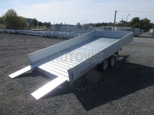 Hydraulicky sklopný přívěs AD 2,7T 4,17x2,09/0,35 s děrovanou podlahou č.36