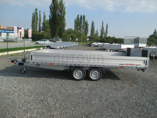 Hydraulicky sklopný valník s nájezdným čelem a gumou AD 2,7T 4,17x2,09/0,35 POČ