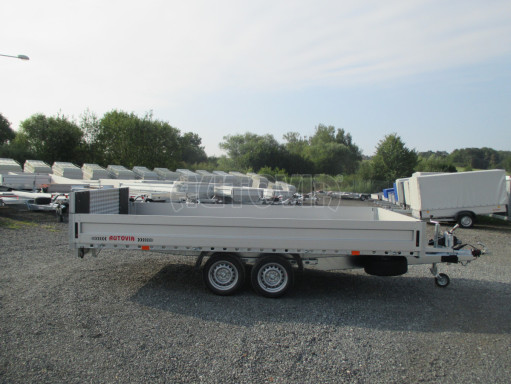 Hydraulicky sklopný valník s nájezdným čelem a gumou AD 2,7T 4,17x2,09/0,35 POČ