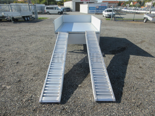 Sklápěcí přívěs DLT 1,3T 2,57x1,48/0,35 ruč, plech podlaha č.27