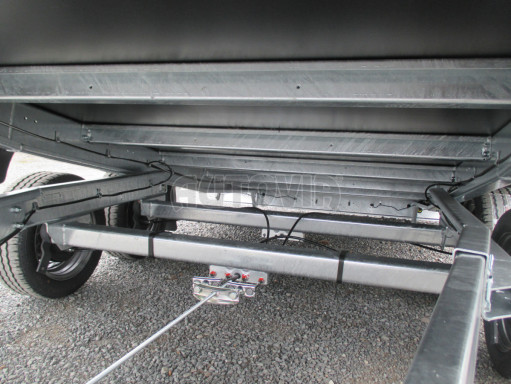 AD 2,7T 4,17x2,09 hydraulicky sklopné plato s rampou