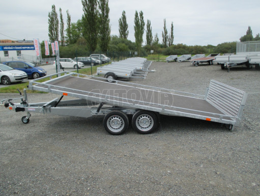 AD 2,7T 4,17x2,09 hydraulicky sklopné plato s rampou