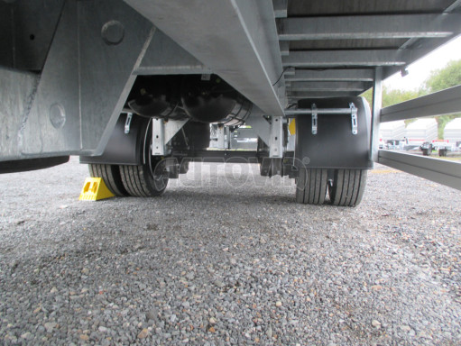 Jednonápravový 18-ti paletový vzduchem brzděný nákladní přívěs AVG 10T 7,40x2,48/2,50 č.19