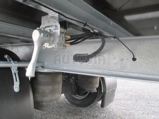 Jednonápravový 18-ti paletový vzduchem brzděný nákladní přívěs AVG 10T 7,40x2,48/2,50 č.20