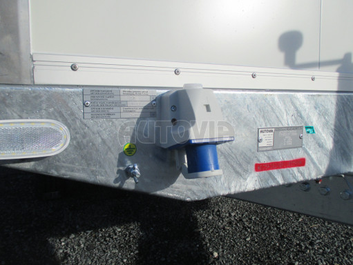 Skříňový přívěs VA 2,7T 4,09x2,07/1,93 PUR č.9