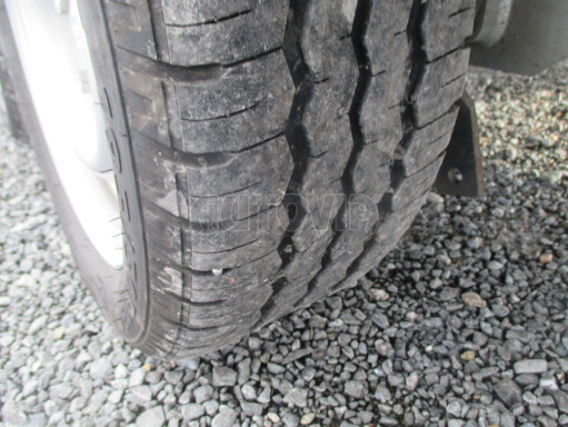 Hydraulicky sklopný přívěs s plachtou AD 3,5T 6,10x2,09/1,80 č.11