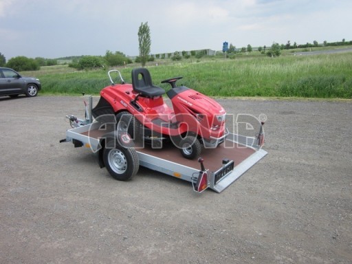 Hydraulicky sklopný přívěs pro převoz aut HS 1,35T 2,72x1,63 plato* č.1