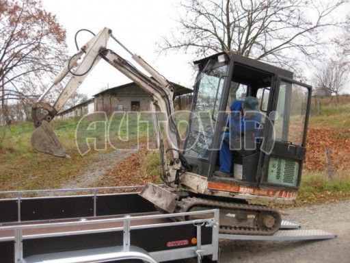 Přívěs pro přepravu UNC ZV 30 2,0T B2 3,01x1,32/0,30