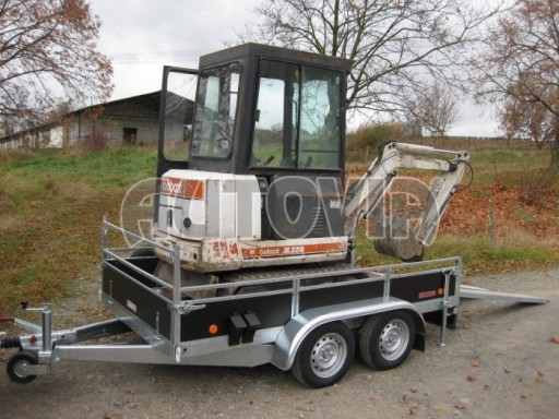 Přívěs pro přepravu UNC ZV 30 2,0T B2 3,01x1,32/0,30