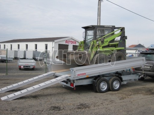 Třístranný sklopný přívěs PHT 3,5T 4,18x2,10/0,35 v elektrice