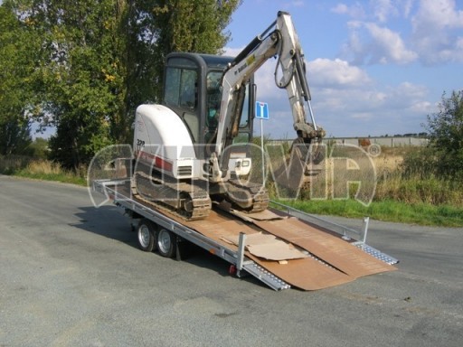 Přívěs pro převoz UNC a bagrů AD 3,5T 4,17x2,09 plato