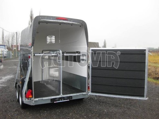 Přívěs na koně celolaminátový Lodestar Premium black 2,0T č.2