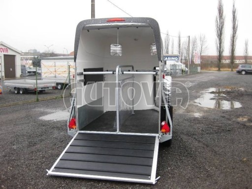 Přívěs na koně celolaminátový Lodestar Premium black 2,0T č.3