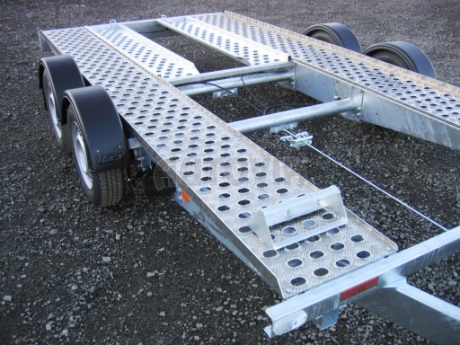 Dvouosý brzděný přívěs k přepravě automobilů PA 2,0 č.2