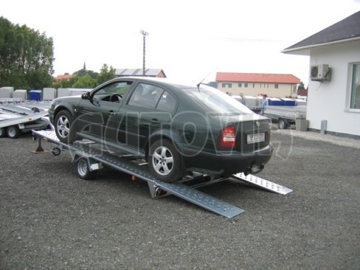 Jednonápravový brzděný přívěs KAR 08A č.48