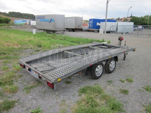 Přívěsný vozík pro přepravu aut AT 07 č.4