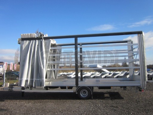 *Vzduchem brzděný přívěs s plachtou AVG 10T 7,40x2,48/3,10 č.9