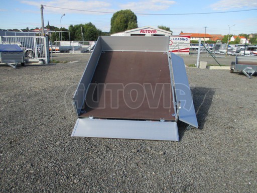 Sklápěcí přívěs s odnímatelnými bočnicemi TTS 10