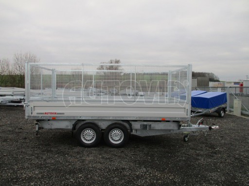 Univerzální skladový třístranný sklápěč PHT 3,5T 4,18x2,10/1,35 GITTER v elektrice