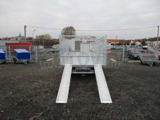 Univerzální skladový třístranný sklápěč PHT 3,5T 4,18x2,10/1,35 GITTER v elektrice