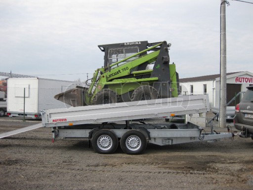 Třístranný sklopný přívěs PHT 3,5T 4,18x2,10/0,35 hev. nohy v elektrice