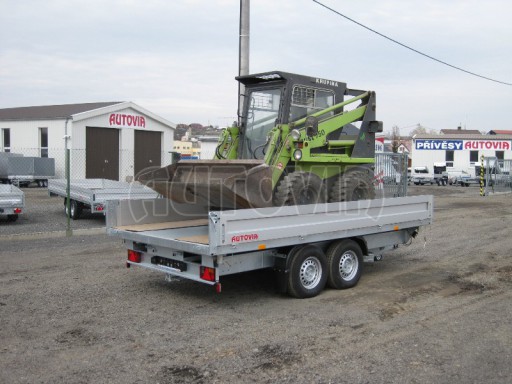 Třístranný sklopný přívěs PHT 3,5T 4,18x2,10/0,35 hev. nohy v elektrice