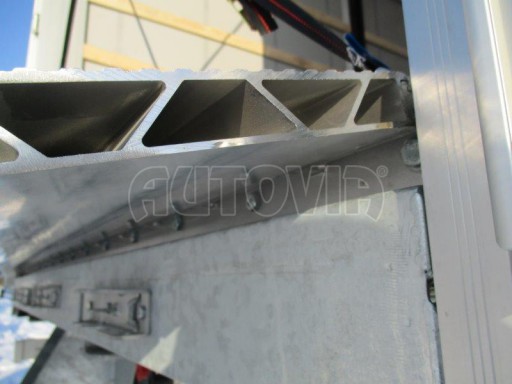 Jednonápravový 20-ti paletový vzduchem brzděný přívěs MD 10T B1 8,15x2,48/3,09 č.15