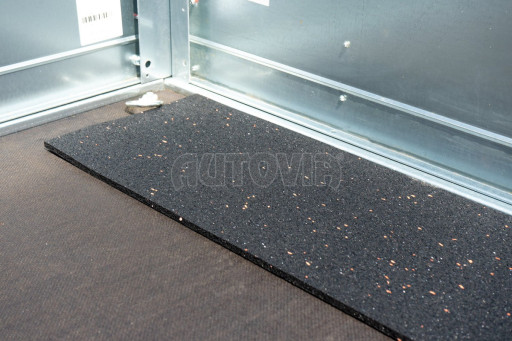 Protiskluzová podložka 8mm x 250mm x 5000mm, role 5m č.3