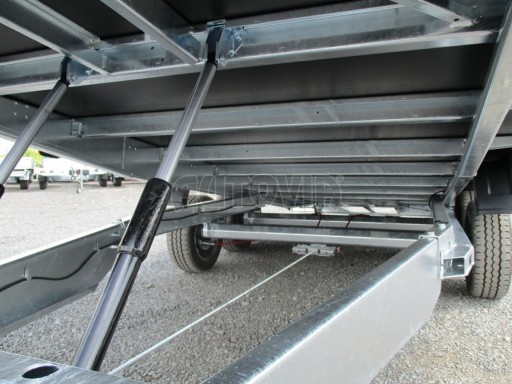 Hydraulicky sklopný přívěs pro přepravu aut AD  2,7T 5,17x2,09 plato