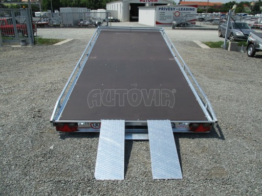 Hydraulicky sklopný přívěs pro přepravu aut AD  2,7T 5,17x2,09 plato