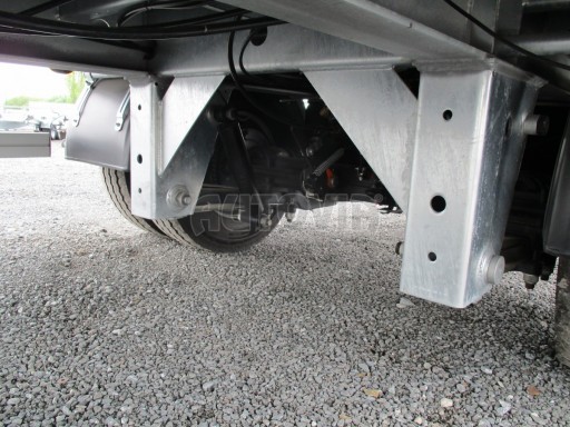 Jednonápravový 18-ti paletový vzduchem brzděný přívěs MD 10T B1 7,40x2,48/3,00 č.12