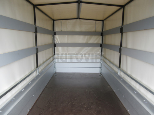 Přívěs za osobní auto s plachtou PN 26 750kg 2,65x1,24/1,38