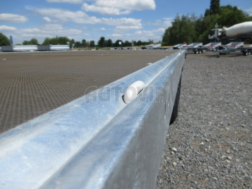 Nákladní přívěs DN 3,5T B2 5,05x2,20 plato