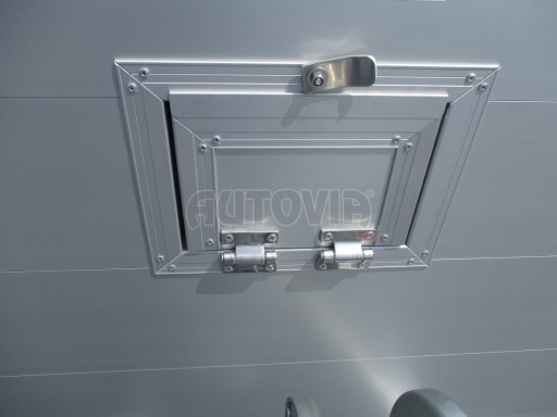 Přepravník hospodářských zvířat VER 2,7T 3,50x1,75/1,90 - zadní vrata, mech. naviják č.19